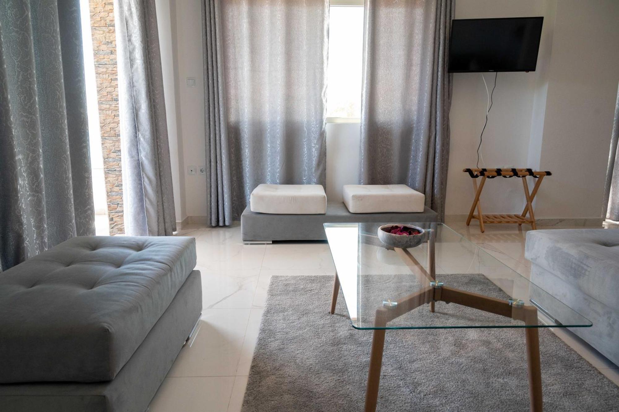 Finikas Suites & Apartments 10Min From Athens Airport Artemida  Exterior foto