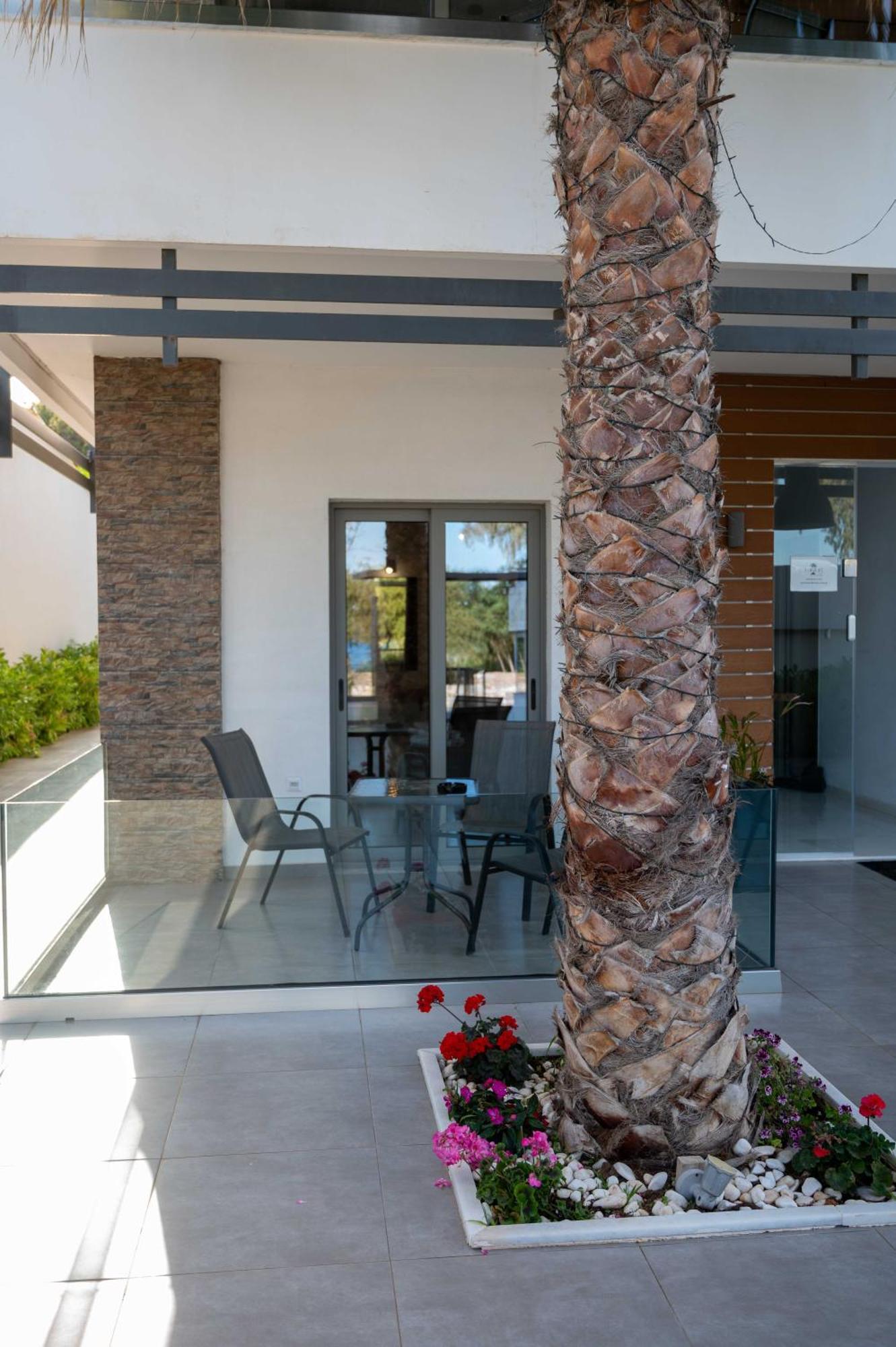Finikas Suites & Apartments 10Min From Athens Airport Artemida  Exterior foto